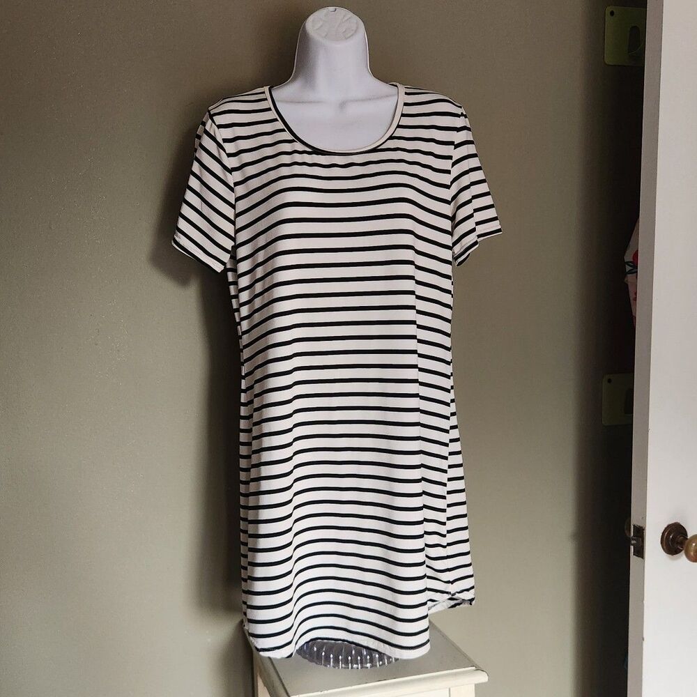 C Apparel Black & White Striped T-shirt Dress/ Swim Cover Up, Medium